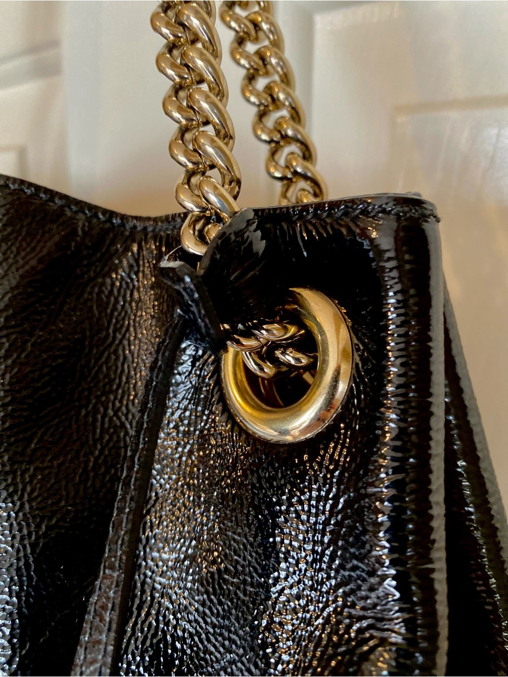 Gucci Black Patent Leather Shoulder Bag with Gold Chain Tassel - Picture 3 of 12